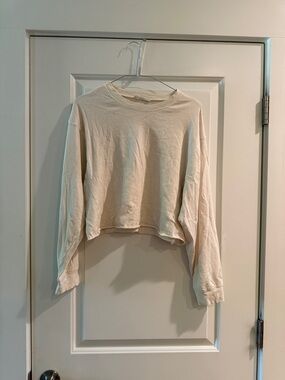 TALULAH Cropped Crewneck Sweatshirt in Light Beige